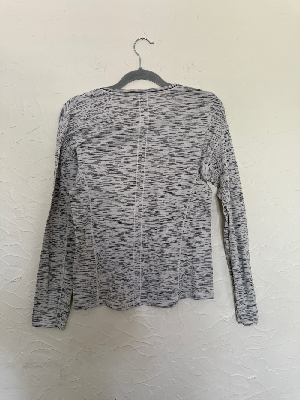 Lululemon Long Sleeve Shirt. White and Gray - Picture 4 of 5